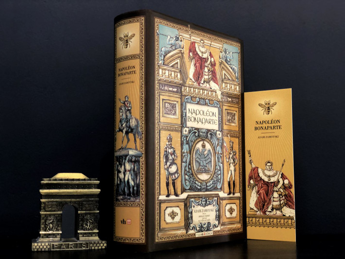 Cuốn sách gồm 44 chương, xây dựng trọn vẹn tiểu sử Napoléon Bonaparte Cuốn sách gồm 44 chương, xây dựng trọn vẹn tiểu sử Napoléon Bonaparte