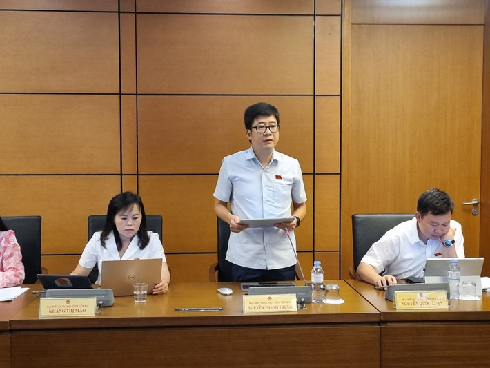 ĐBQH Nguyễn Thành Trung (Yên Bái) phát biểu. Ảnh: T. Tâm Cân nhắc việc áp dụng mức thuế suất thuế GTGT 5% đối với phân bón -0