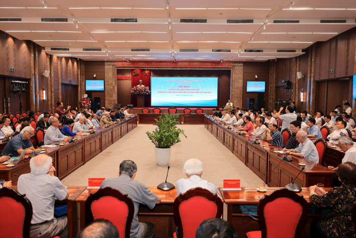Toàn cảnh buổi gặp mặt. Nguồn: ITN Hà Nội Đội ngũ trí thức, nhà khoa học ngày càng lớn mạnh, đóng góp lớn cho sự nghiệp phát triển Thủ đô -0