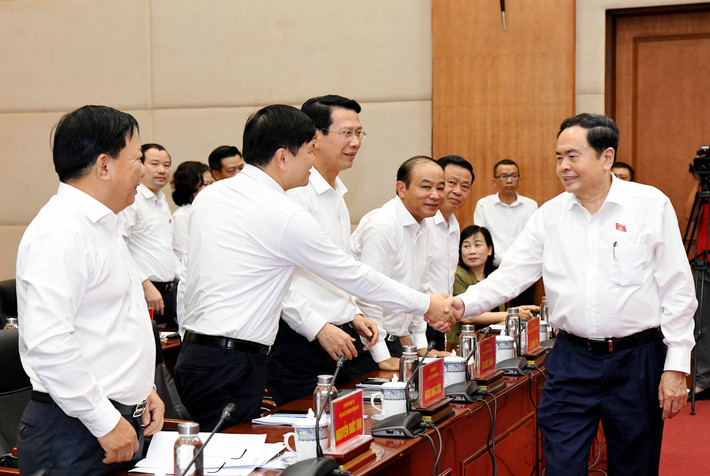 Chủ tịch Quốc hội Trần Thanh Mẫn và các đại biểu tại cuộc làm việc. Ảnh: Lâm Hiển Chủ tịch Quốc hội Trần Thanh làm việc với Ban Chấp hành Đảng bộ thành phố Hải Phòng -0
