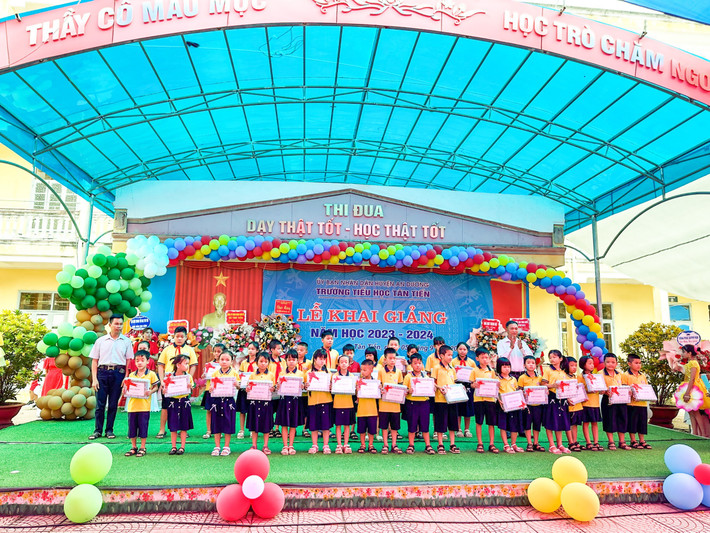 Hải Phòng: Trường tiểu học Tân Tiến khai giảng năm học mới 2023 - 2024 ảnh 3 Hải Phòng: Trường tiểu học Tân Tiến khai giảng năm học mới 2023 - 2024 -0