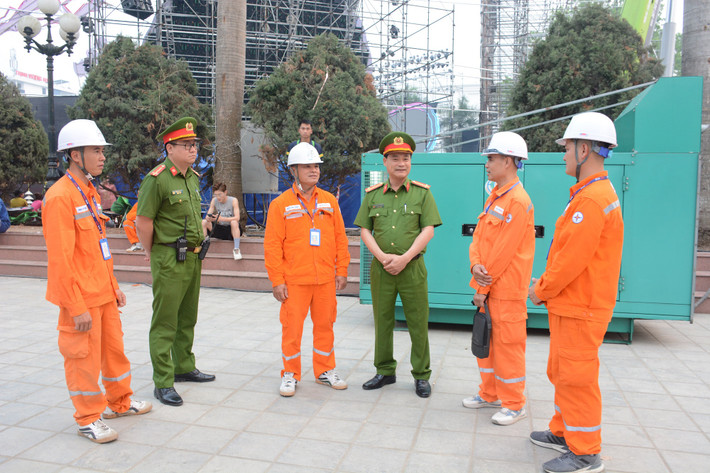 Phối hợp bảo đảm an ninh, an toàn phòng chống cháy nổ. Ảnh: NPC PC Điện Biên bảo đảm cung ứng điện dịp nghỉ Lễ Quốc Khánh -0