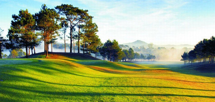 Cảnh sắc nên thơ của Dalat Palace Golf Club Cảnh sắc nên thơ của Dalat Palace Golf Club