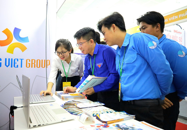 Các bạn trẻ hào hứng tham gia các hoạt động tại Tuần lễ chuyển đổi số Hậu Giang: Khai mạc Tuần lễ Chuyển đổi số và Khởi nghiệp đổi mới sáng tạo 2024 -0