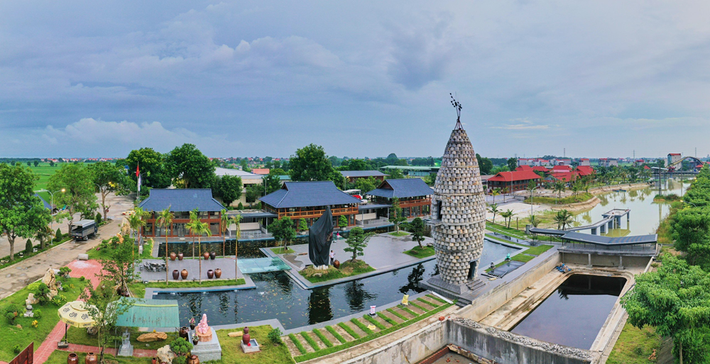 Tháp Thần Nông nằm tại vị trí trung tâm Khu sinh thái Đông Đô của Công ty TNHH Kỹ thương Đông Đô (xã Lâm Thao, huyện Lương Tài, tỉnh Bắc Ninh). Ảnh: ITN Bắc Ninh: Tháp Thần Nông được vinh danh kỷ lục châu Á -1