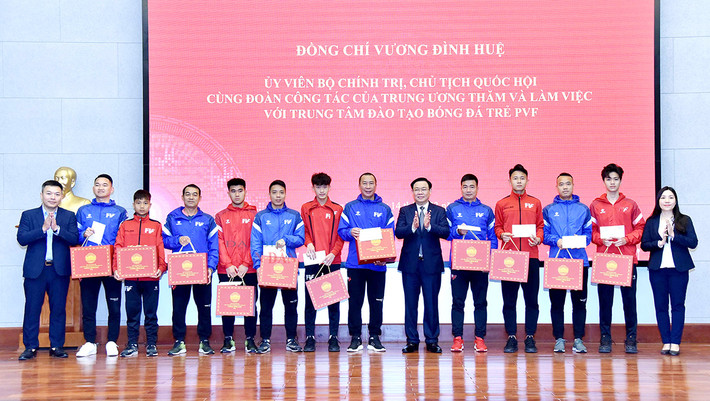 Chủ tịch Quốc hội Vương Đình Huệ thăm, làm việc tại tỉnh Hưng Yên ảnh 9 Chủ tịch Quốc hội Vương Đình Huệ thăm và làm việc tại tỉnh Hưng Yên -5