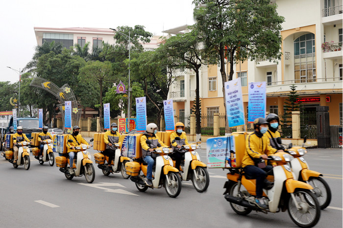 Phú Thọ đẩy nhanh lộ trình bảo hiểm xã hội toàn dân ảnh 1 BHXH tỉnh Phú Thọ diễu hành tuyên truyền chính sách BHXH, BHYT. Ảnh: BH
