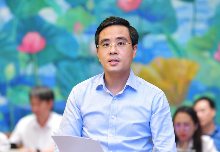 Ủy viên chuyên trách Ủy ban Kinh tế Nguyễn Thành Công phát biểu Ủy viên chuyên trách Ủy ban Kinh tế Nguyễn Thành Công trình bày gợi ý thảo luận tại Hội thảo