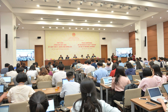 Tổng Thư ký Quốc hội Bùi Văn Cường chủ trì họp báo công bố kết quả Kỳ họp thứ Bảy, Quốc hội Khóa XV ảnh 3 Tổng Thư ký Quốc hội Bùi Văn Cường chủ trì họp báo công bố kết quả Kỳ họp thứ Bảy, Quốc hội khoá XV -5