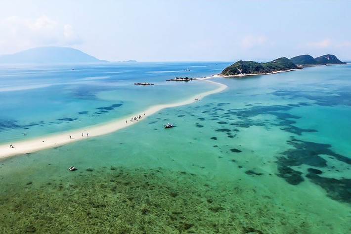 Con đường đi giữa biển đẹp như tranh tại đảo Điệp Sơn Để Khu Kinh tế Vân Phong đặc sắc tầm cỡ khu vực -0