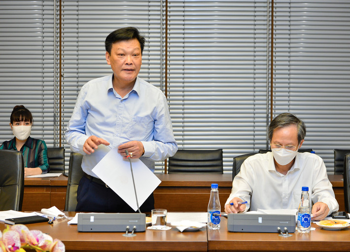 Thứ trưởng Bộ Nội vụ Nguyễn Duy Thăng phát biểu giải trình ý kiến tại cuộc họp Thứ trưởng Bộ Nội vụ Nguyễn Duy Thăng phát biểu giải trình ý kiến tại cuộc họp của Ủy ban Pháp luật
