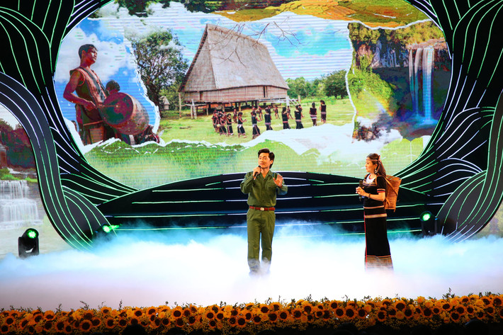 Tiết mục văn nghệ tại Chương trình nghệ thuật đặc biệt “Nắng Ba Đình”. Ảnh: Duy Thông Chủ tịch Quốc hội Trần Thanh Mẫn dự Chương trình nghệ thuật đặc biệt “Nắng Ba Đình” -0
