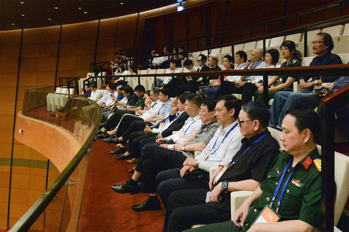 Các nhạc sĩ dự thính phiên chất vấn và trả lời chất vấn tại Kỳ họp thứ Bảy, Quốc hội Khóa XV. Ảnh: Hồ Long Bộ trưởng Nguyễn Văn Hùng: Tập trung chăm lo phát triển văn hóa vùng đồng bào dân tộc thiểu số -0