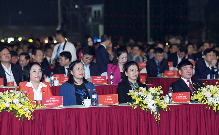 Xây dựng thị xã Việt Yên văn minh, giàu mạnh, luôn Xây dựng thị xã Việt Yên văn minh, giàu mạnh, luôn