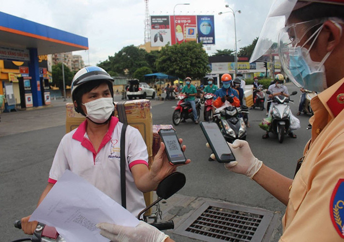 Hà Nội sẽ triển khai công tác kiểm soát, quản lý thông tin công dân trước hết thông qua ứng dụng VNEID hoặc trang web suckhoe.dancuquocgia.gov.vn Nguồn: ITN Hà Nội sẽ triển khai công tác kiểm soát, quản lý thông tin công dân trước hết thông qua ứng dụng VNEID hoặc trang web suckhoe.dancuquocgia.gov.vn Nguồn: ITN