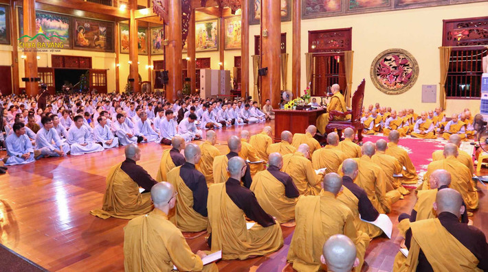 Tứ chúng chùa Ba Vàng trang nghiêm ngồi nghe Thầy Thích Trúc Thái Minh giảng Pháp Phật Thầy giáo, thầy tu - trọn vẹn một chữ Thầy -0