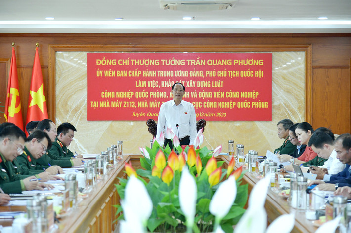 Phó Chủ tịch Quốc hội, Thượng tướng Trần Quang Phương làm việc với Nhà máy Z113 và Nhà máy Z129 thuộc Tổng cục Công nghiệp Quốc phòng ảnh 2 Phó Chủ tịch Quốc hội, Thượng tướng Trần Quang Phương làm việc với Nhà máy Z113 và Nhà máy Z129 thuộc Tổng cục Công nghiệp Quốc phòng -0