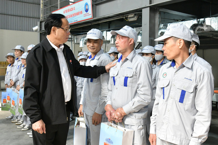 Phó Chủ tịch Quốc hội, Thượng tướng Trần Quang Phương làm việc với Nhà máy Z113 và Nhà máy Z129 thuộc Tổng cục Công nghiệp Quốc phòng ảnh 7 Phó Chủ tịch Quốc hội, Thượng tướng Trần Quang Phương làm việc với Nhà máy Z113 và Nhà máy Z129 thuộc Tổng cục Công nghiệp Quốc phòng