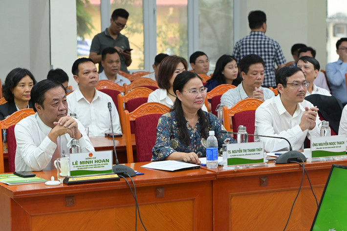 Bộ trưởng Bộ Nông nghiệp và Phát triển Nông thôn Lê Minh Hoan chủ trì Diễn đàn. Nguồn: Báo Nông nghiệp Việt Nam Kết nối các sản phẩm khoa học công nghệ nông nghiệp với doanh nghiệp, hợp tác xã, người dân -0