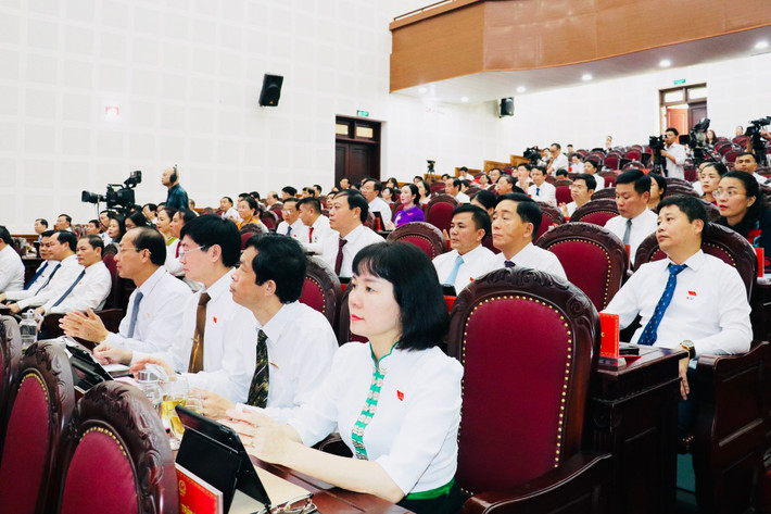 Các đại biểu tham dự kỳ họp. Ảnh: NPV Nghệ An: GRDP đứng thứ 3 khu vực Bắc Trung Bộ và thứ 26 cả nước -0