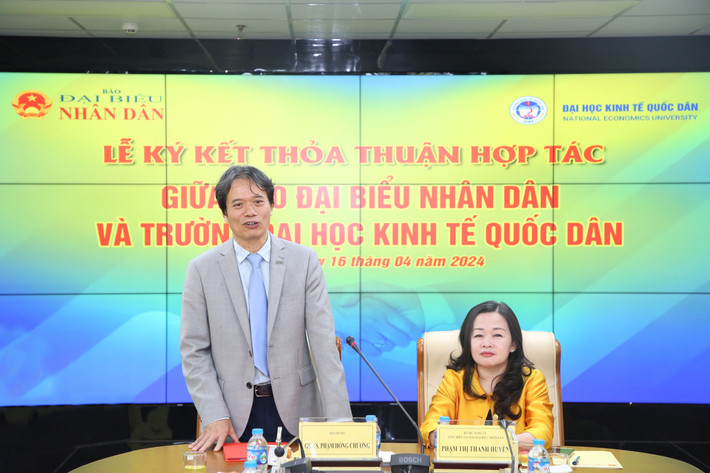GS.TS Phạm Hồng Chương, Hiệu trưởng Trường Đại học Kinh tế Quốc dân phát biểu tại lễ ký kết Báo Đại biểu Nhân dân ký kết thỏa thuận hợp tác với Trường Đại học Kinh tế Quốc dân -0