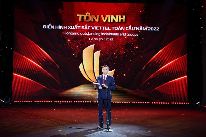 Chủ tịch kiêm Tổng Giám đốc Tập đoàn Viettel Tào Đức Thắng phát biểu tại sự kiện Viettel tôn vinh tập thể, cá nhân xuất sắc toàn cầu -0