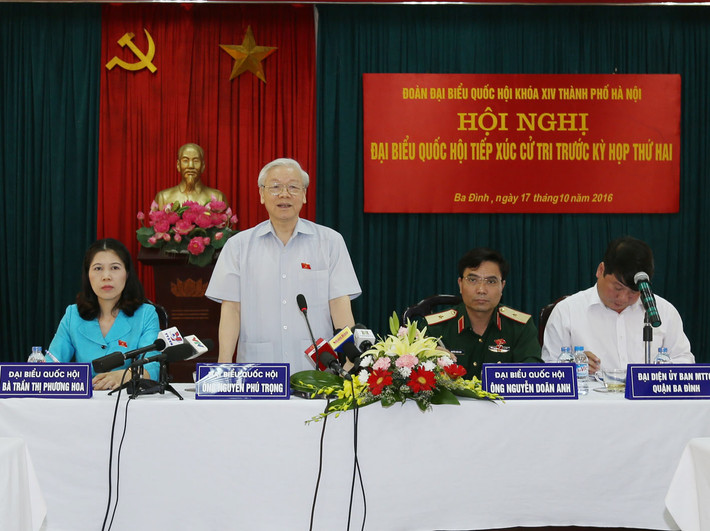 Tổng Bí thư Nguyễn Phú Trọng với Quốc hội Việt Nam ảnh 3 Tổng Bí thư Nguyễn Phú Trọng phát biểu tại Hội nghị tiếp xúc cử tri trước Kỳ họp thứ Hai, Quốc hội khóa XIV ngày 17.10.2016 Ảnh: Trí Dũng