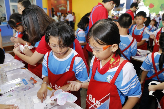 Học sinh tiểu học tham gia thực hiện các thí nghiệm khoa học TP. Hồ Chí Minh: Thí điểm hoạt động giáo dục STEM với học sinh tiểu học -0