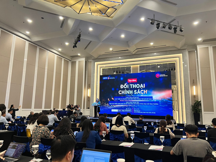 Toàn cảnh tọa đàm. Ảnh: Vũ Quang Ổn định thị trường vàng, giữ vững vĩ môtạo đà phục hồi trong bối cảnh thế giới bất định -0