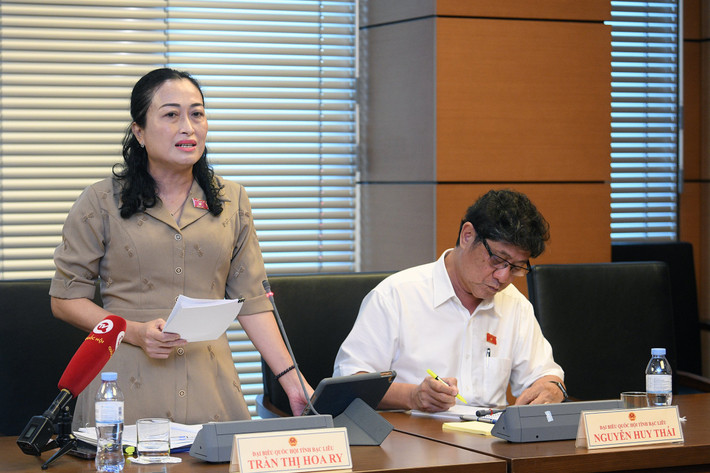 ĐBQH Trần Thị Hoa Ry (Bạc Liêu) phát biểu Đẩy mạnh cải cách thể chế, kiến tạo các động lực tăng trưởng mới