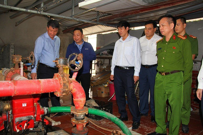Sớm hoàn thiện hệ thống pháp luật về phòng cháy, chữa cháy ảnh 1 Đoàn giám sát khảo sát mô hình Tổ liên gia an toàn PCCC và điểm chữa cháy công cộng tại phường Hải Hòa, thị xã Nghi Sơn