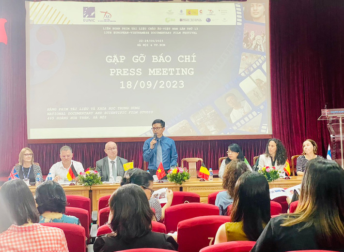 Phó Tổng giám đốc phụ trách Hãng phim Tài liệu và Khoa học Trung ương, NSƯT Trịnh Quang Tùng giới thiệu về Liên hoan phim Tài liệu Châu Âu - Việt Nam lần thứ 13 Góp tiếng nói về phát triển bền vững -0