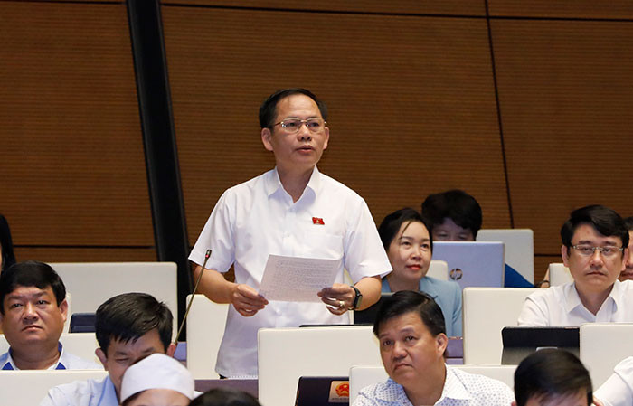 ĐBQH Trần Đình Gia (Hà Tĩnh) phát biểu. Ảnh: Hồ Long Giải pháp nào cho quỹ hỗ trợ phát triển điện ảnh? -0
