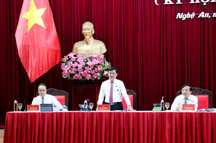Chủ tọa điều hành kỳ họp Nghệ An: Thông qua 18 nghị quyết tại Kỳ họp thứ 20 HĐND tỉnh -0