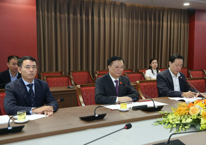 Bí thư Thành ủy Hà Nội Đinh Tiến Dũng trong cuộc làm việc với ông Takebe Tsutomu, Cố vấn đặc biệt Liên minh Nghị sĩ hữu nghị Nhật - Việt. Ảnh: ITN Nhiều doanh nghiệp Nhật Bản quan tâm đầu tư tại Khu CNC Hòa Lạc -0