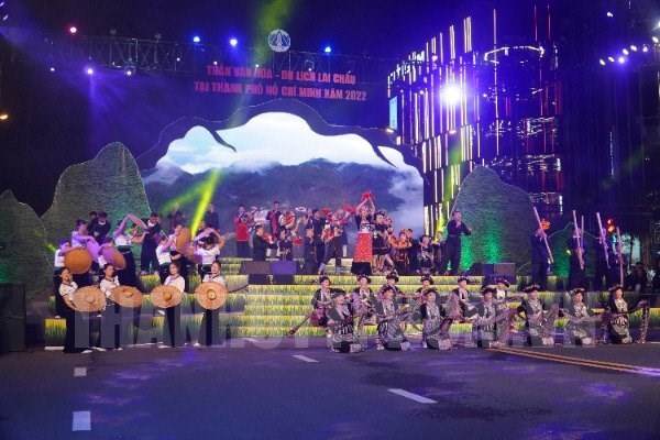 Lễ khai mạc Tuần Văn hóa - Du lịch Lai Châu tại TP Hồ Chí Minh với chủ đề “Về với những đỉnh núi Lai Châu kỳ vĩ”. Nguồn: Thanhuytphcm.vn Về với những đỉnh núi Lai Châu kỳ vĩ -0