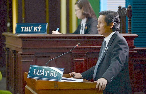 Luật sư tranh tụng tại phiên tòa. Nguồn: ITN Luật sư tranh tụng tại phiên tòa. Nguồn: ITN