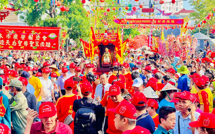 Cộ Bà Thiên Hậu sẽ được rước đi quanh trung tâm TP.Thủ Dầu Một Hàng vạn người tham gia Lễ rước kiệu Bà Thiên Hậu ở Bình Dương