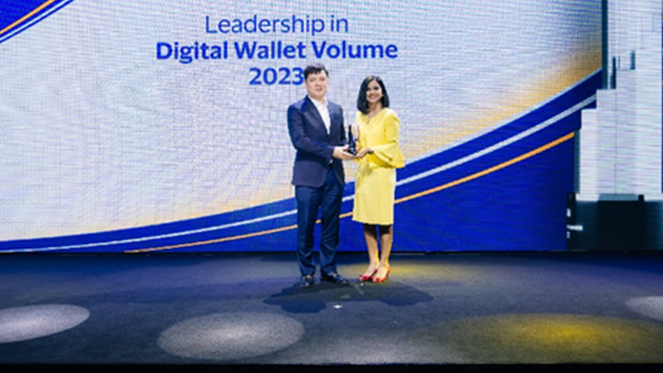 Vietcombank được vinh danh 12 hạng mục giải thưởng quan trọng trong hoạt động thẻ năm 2023. Nguồn:VCB Vietcombank được vinh danh 12 hạng mục giải thưởng quan trọng trong hoạt động thẻ năm 2023. Nguồn:VCB