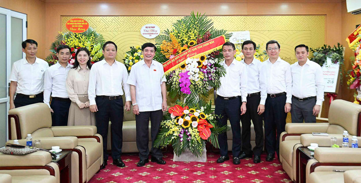 Tổng Thư ký Quốc hội, Chủ nhiệm Văn phòng Quốc hội Bùi Văn Cường thăm, chúc mừng Ban Tuyên giáo Trung ương Tổng Thư ký Quốc hội, Chủ nhiệm Văn phòng Quốc hội Bùi Văn Cường thăm, chúc mừng một số đơn vị báo chí tại Hà Nội -0