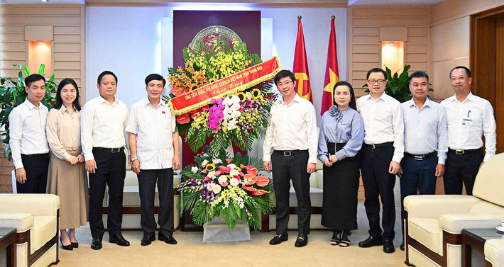 Tổng Thư ký Quốc hội, Chủ nhiệm Văn phòng Quốc hội Bùi Văn Cường thăm, chúc mừng Bộ Thông tin và Truyền thông Tổng Thư ký Quốc hội, Chủ nhiệm Văn phòng Quốc hội Bùi Văn Cường thăm, chúc mừng một số đơn vị báo chí tại Hà Nội -0