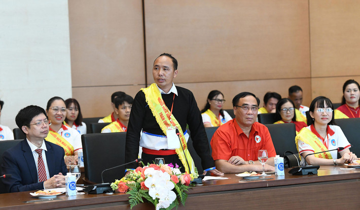 Chủ tịch Quốc hội Trần Thanh Mẫn: Cùng nhau lan tỏa tinh thần, nghĩa cử cao đẹp của hoạt động hiến máu tình nguyện ảnh 13 Chủ tịch Quốc hội Trần Thanh Mẫn: Cùng nhau lan tỏa tinh thần, nghĩa cử cao đẹp của hoạt động hiến máu tình nguyện -0
