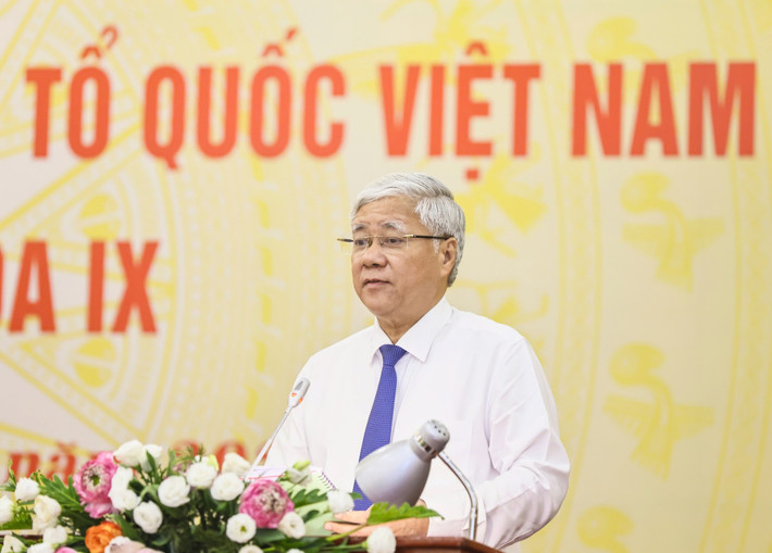 Chủ tịch Ủy ban Trung ương MTTQ Việt Nam Đỗ Văn Chiến phát biểu tại hội nghị Chủ tịch Ủy ban Trung ương MTTQ Việt Nam Đỗ Văn Chiến phát biểu tại hội nghị