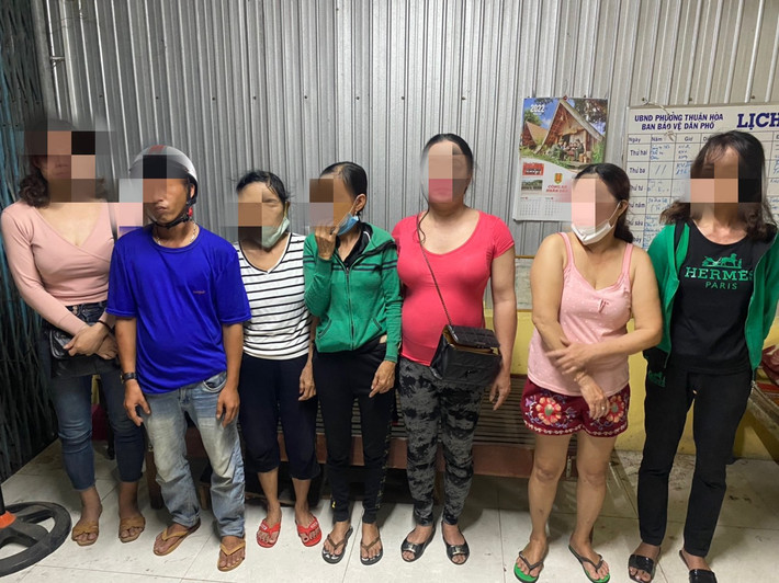 Các đối tượng tại cơ quan Công an Công an thành phố Huế quyết liệt quét xóa các tụ điểm mại dâm trong công đồng -1