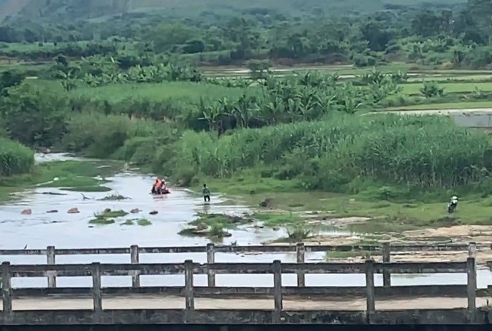Hiện trường nơi xảy ra sự việc đau lòng Nghệ An: Rủ nhau đi tắm, 2 anh em ruột đuối nước thương tâm -0