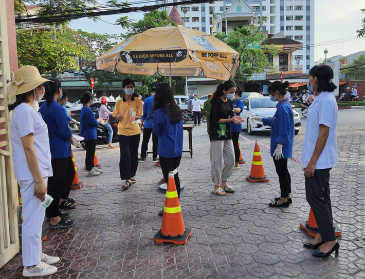 Công tác phòng, chống dịch luôn được đặt lên hàng đầu tại các điểm thi tại Nghệ An Công tác phòng, chống dịch luôn được đặt lên hàng đầu tại các điểm thi tại Nghệ An