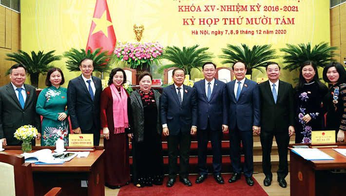 Phó Chủ tịch Quốc hội, Đại tướng Đỗ Bá Tỵ và lãnh đạo TP Hà Nội tại Kỳ họp thứ 18, HĐND TP Hà Nội Ảnh: Huyền Loan Phó Chủ tịch Quốc hội, Đại tướng Đỗ Bá Tỵ và lãnh đạo TP Hà Nội tại Kỳ họp thứ 18, HĐND TP Hà Nội Ảnh: Huyền Loan