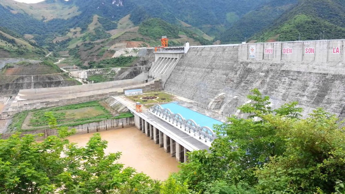 Thủy điện Sơn La - Dấu ấn một quyết định quan trọng của Quốc hội Thủy điện Sơn La - Dấu ấn một quyết định quan trọng của Quốc hội