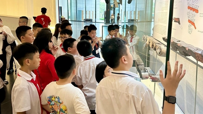 Giá trị của bảo tàng không chỉ nằm ở hiện vật trưng bày mà còn thể hiện ở trách nhiệm với giáo dục. Ảnh: BTHN Giá trị của bảo tàng không chỉ nằm ở hiện vật trưng bày mà còn thể hiện ở trách nhiệm với giáo dục - Ảnh: BTHN