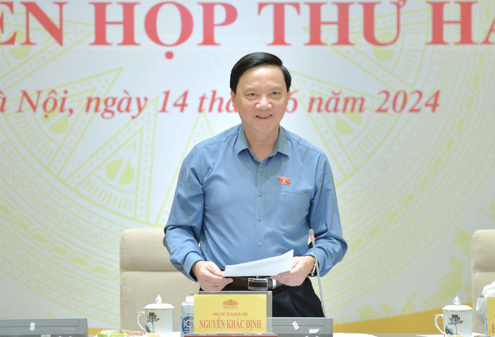 Phó Chủ tịch Quốc hội Nguyễn Khắc Định - Trưởng Đoàn giám sát phát biểu phiên họp. Ảnh: Hồ Long Phó Chủ tịch Quốc hội Nguyễn Khắc Định chủ trì phiên họp của Đoàn giám sát về đơn vị sự nghiệp công lập -0